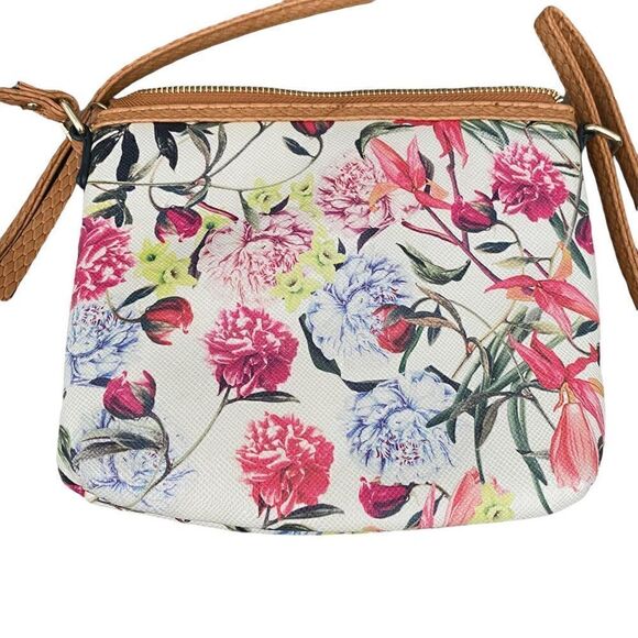 Aldo Floral Crossbody Bag Buckle Detail - Picture 4 of 9